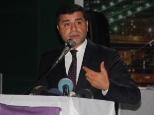 Demirtaş, Referandum Önerisini Düzeltti