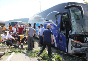 Giresun’da Yolcu Otobüsü İle Tır Kaza Yaptı: 4 Yaralı