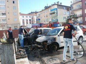 Tokat’ta 3 Otomobil Yanarak Kullanılmaz Hale Geldi
