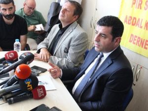 Demirtaş Ve Hdp’li Vekillerden Pir Sultan Abdal Ve Kültür Derneğine Ziyaret
