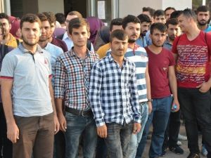 Yüzlerce İlahiyat Öğrencisi Cumhurbaşkanı Erdoğan’dan Yardım Bekliyor