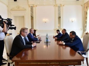 Bakan Çavuşoğlu, Azerbaycan Cumhurbaşkanı Aliyev’le Görüştü