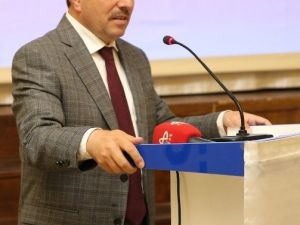 Vali Balkanlıoğlu: “Dini Değerlerini Kaybeden Uyuşturucuya Yöneliyor”