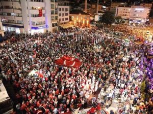 Ordu Darbeye ’Dur’ Dedi