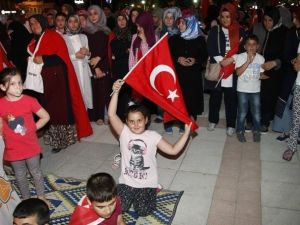 Orhangazililer Darbeye Karşı Tek Ses
