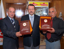 Çaykur'un Deprem Ekibine Plaket