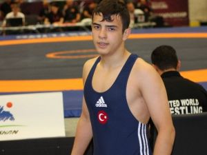 Yıldızlar Avrupa Güreş Şampiyonası Başladı