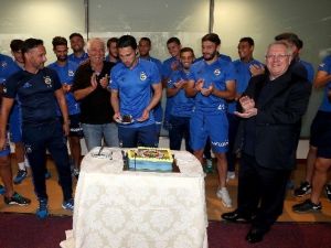 Fenerbahçe’den Kutlama