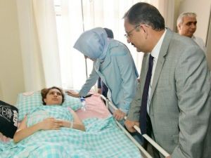 Çevre Ve Şehircilik Bakanı Özhaseki Yaralıları Ziyaret Etti