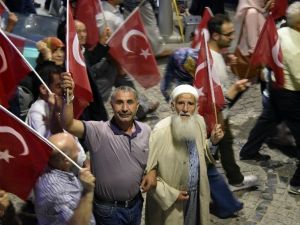 Gümüşhane’de Binlerce Kişinin Katılımıyla ‘Demokrasi Yürüyüşü’ Gerçekleştirildi