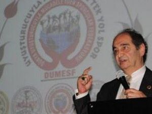 Ilıcak: "Demokrasinin Yanındayız"