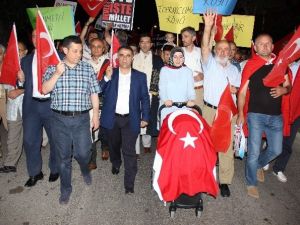 Safranbolu’da Binlerce Kişi ‘Demokrasi Yürüyüşü’ Yaptı