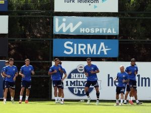 Fenerbahçe Hazırlıklarını Sürdürüyor