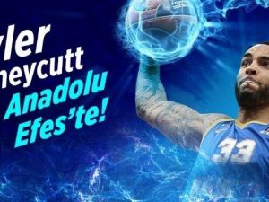 Anadolu Efes, Tyler Honeycutt’i Kadrosuna Kattı