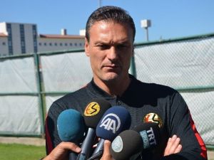 Alpay Özalan, "5-6 Transferden Sonra Takımımızı Kurmuş Olacağız"