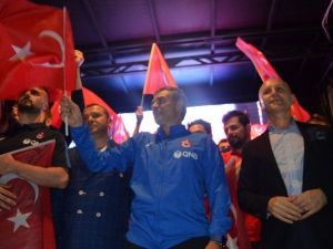 Trabzonspor’dan Demokrasi Nöbetine Destek