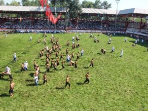 655. Kırkpınar Yağlı Güreşleri’nde İkinci Gün Güreşleri Başladı