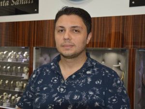 Düğünlerde Artık Altın Yerine Para Takılıyor