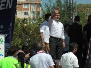 Selahattin Demirtaş: "Böyle Bir Nesli Tankla, Topla, Savaş Uçağıyla Teslim Alacağını Sananlar Yanıldılar"