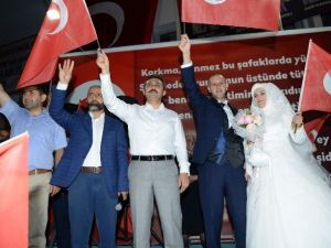 Gelin Damat Demokrasi Nöbetinde