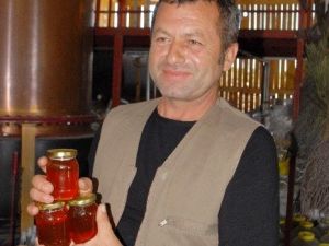 Organik İlaç: Adaçayı Balı