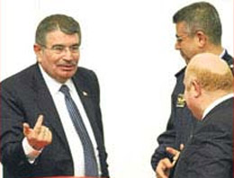 Meclis'te 'orta parmak' iddiası