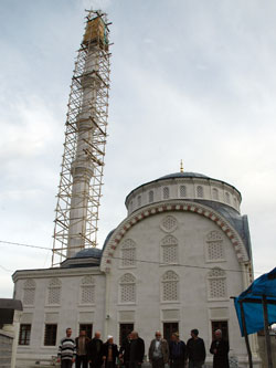 Cami Küçük Minare Uzun Olunca