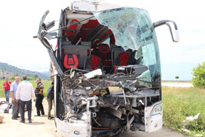 Giresun'da trafik kazası: 1 ölü, 34 yaralı