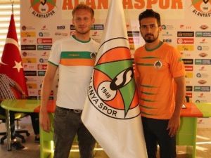 Alanyaspor’da Çifte İmza