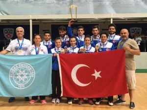 Uü’lü Badmintoncular Avrupa Şampiyonu