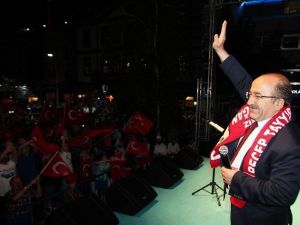 Gümrükçüoğlu “Gerekirse Aylarca Meydanlarda Olacağız”