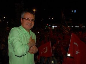 Vali Deniz Fetö’nün Darbe Girişimine Tepki Gösterdi