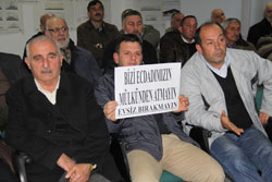 Mahalleli Meclise Girdi