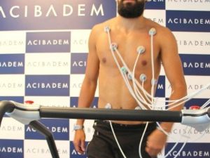 Eskişehirspor’da Erkan Zengin Sağlık Kontrolünden Geçti