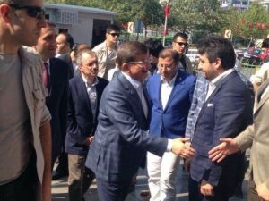 Ahmet Davutoğlu’dan Ak Parti’ye Ziyaret