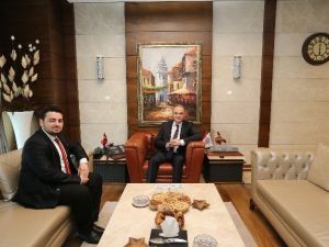 Bakan Özlü, Cern’e Kabul Edilen Ahmet Serdar Mutluer’le Bir Araya Geldi