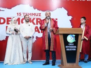 Demokrasi Nöbetinde Evlendiler