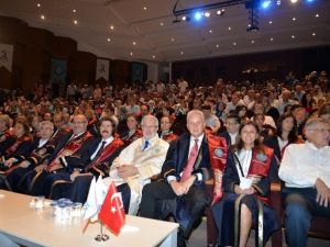 İibf Mezunları Diplomalarını Aldı