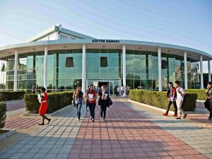 Liseyi Kktc’de Bitiren T.c Uyruklu Öğrencilere, Yakın Doğu Üniversitesi’ne Doğrudan Kayıt Hakkı