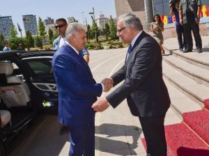 Başbakan Yıldırım, Chp Genel Merkezi’nde