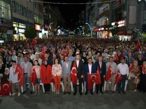 Ünlü Sanatçı Mustafa Yıldızdoğan: “Bu Darbe Bir Hainliktir, Şerefsizliktir”