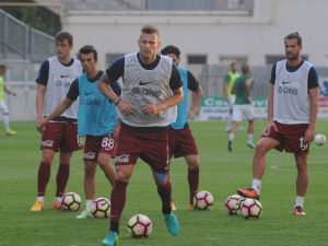 Trabzonspor Savunmasında Büyük Rekabet