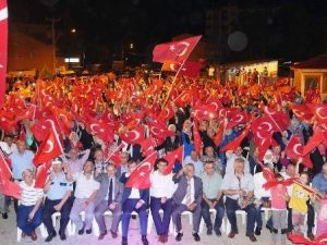 Düzköy’de Demokrasi Mitingi Düzenlendi