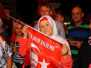 Samsun’da Demokrasi Nöbeti Devam Ediyor