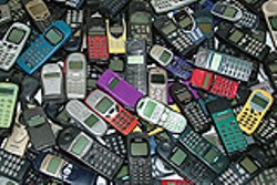 Türkiye'de 14 milyar dolarlık cep telefonu çöpe atıldı