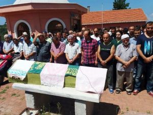 Kaybolduktan 3 Gün Sonra Denizde Ölü Bulunan Genç Defnedildi