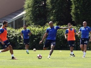 Fenerbahçe, Yeni Sezon Hazırlıklarını Sürdürüyor
