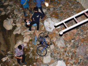 Bisikletiyle Harşit Çayı’na Düştü