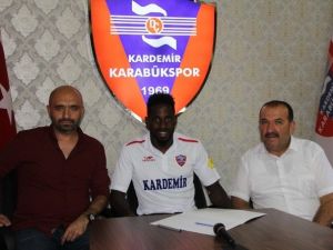 Karabükspor’da Yeni Transfer İmzayı Attı