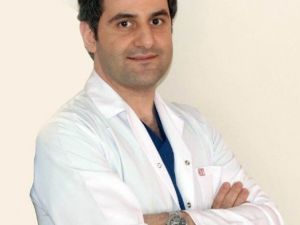 Dr. Acar: "Kaş Bozukluğu Psikolojiyi Etkiliyor"